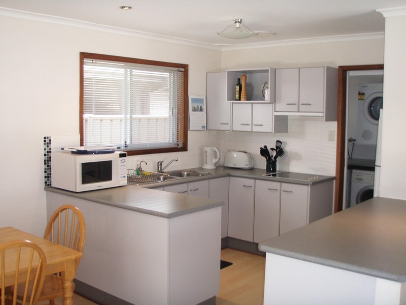 8 Ocean Street, North Avoca NSW 2260