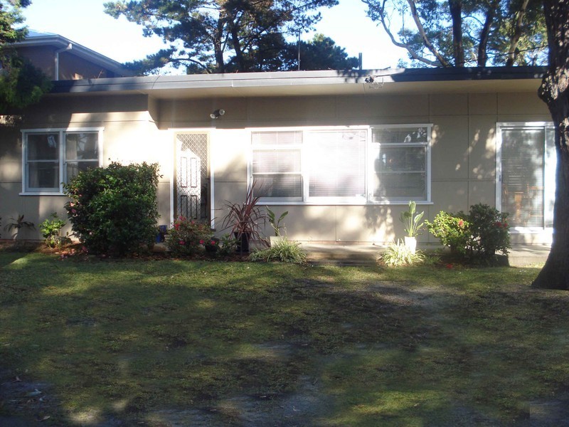 11 Bateau Bay Rd, Bateau Bay NSW 2261