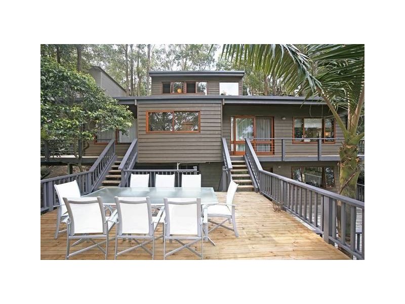 11 Francis Rd, North Avoca NSW 2260