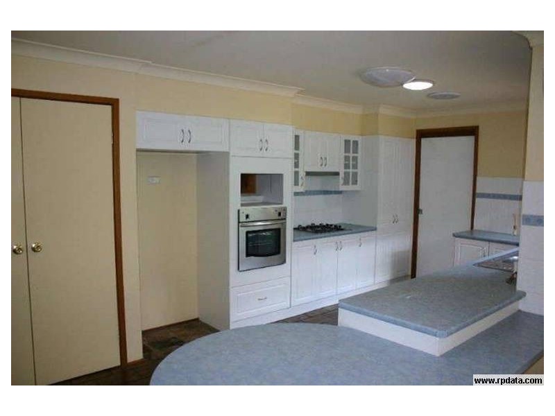 9 Silky Oak Cr, Green Point NSW 2251