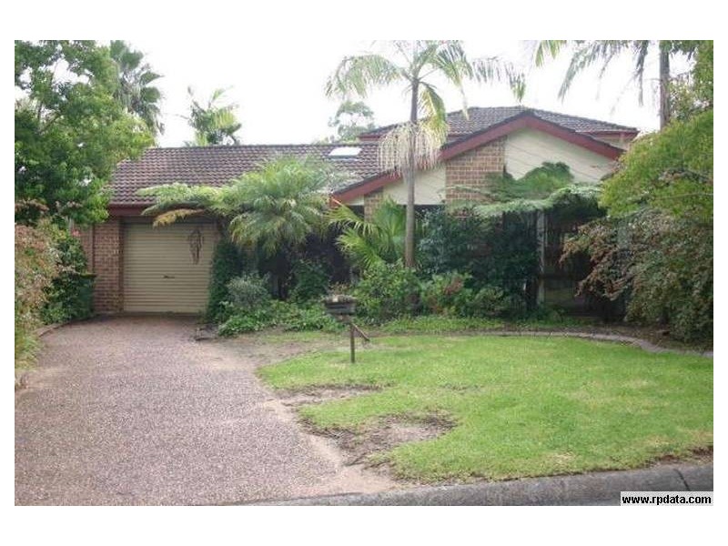 9 Silky Oak Cr, Green Point NSW 2251