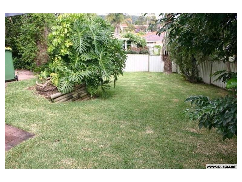 9 Silky Oak Cr, Green Point NSW 2251