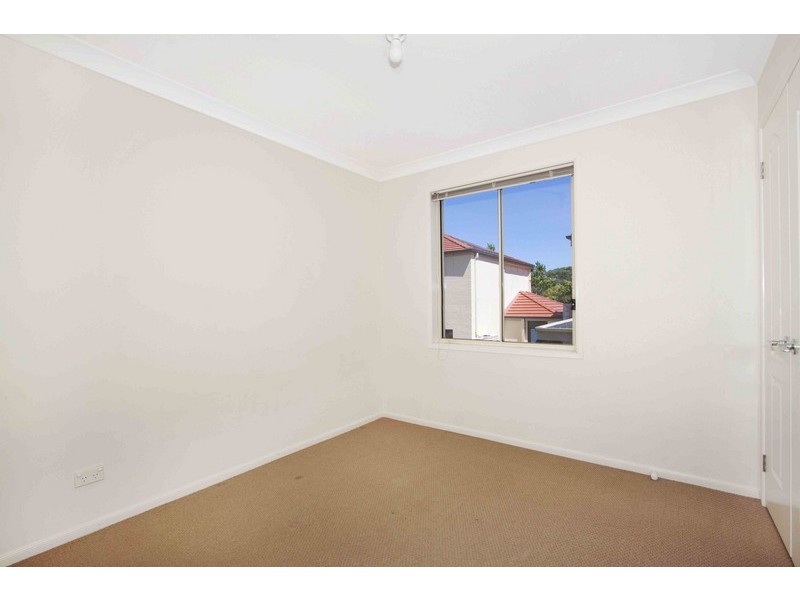 7 Wingello Cres, Wyoming NSW 2250