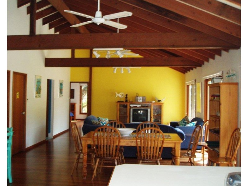 5 Seasound Cres, North Avoca NSW 2260