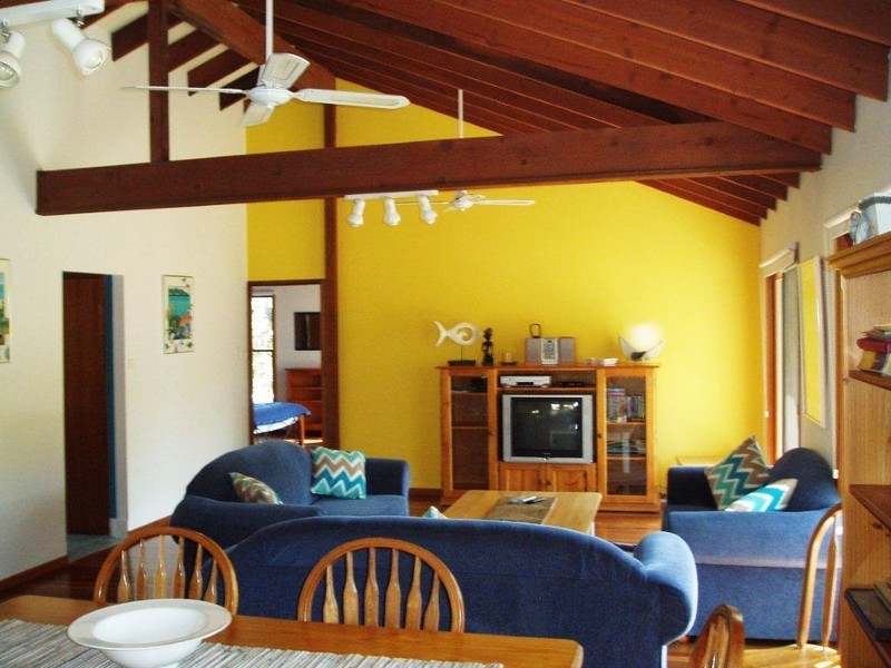 5 Seasound Cres, North Avoca NSW 2260