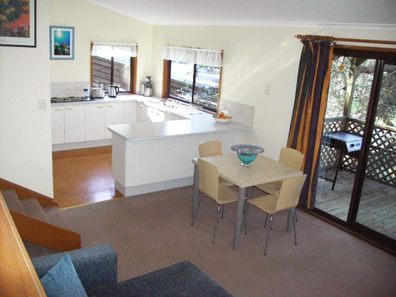 9 Easter Parade, North Avoca NSW 2260