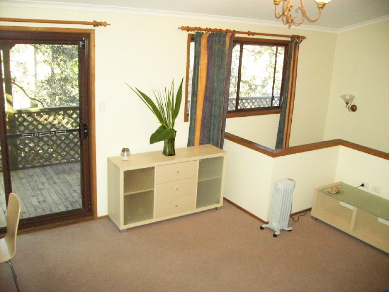 9 Easter Parade, North Avoca NSW 2260