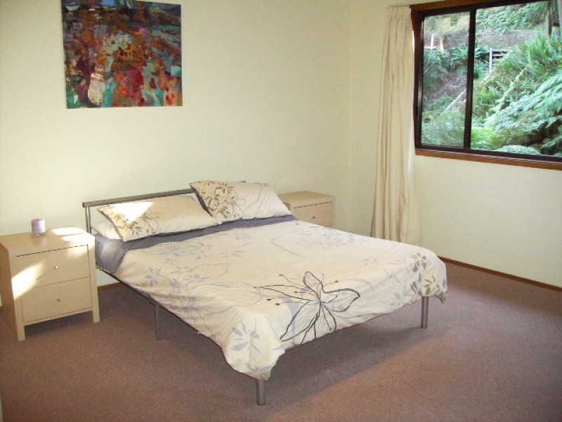 9 Easter Parade, North Avoca NSW 2260