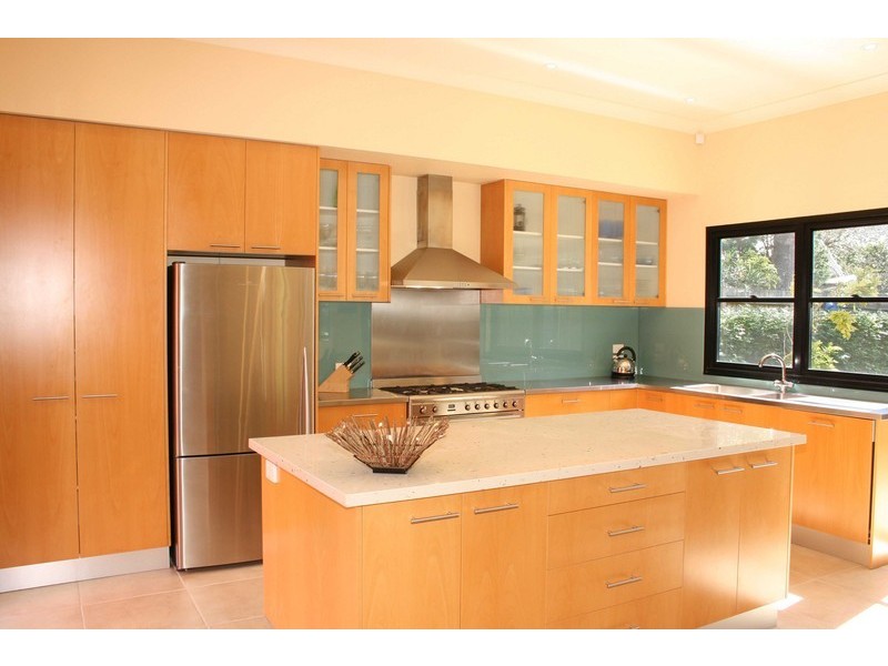 38 Ocean Street, North Avoca NSW 2260