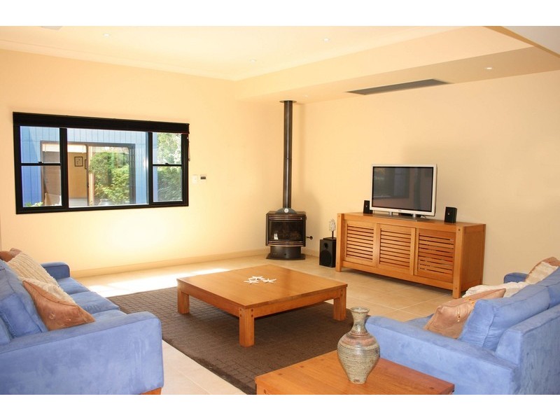 38 Ocean Street, North Avoca NSW 2260