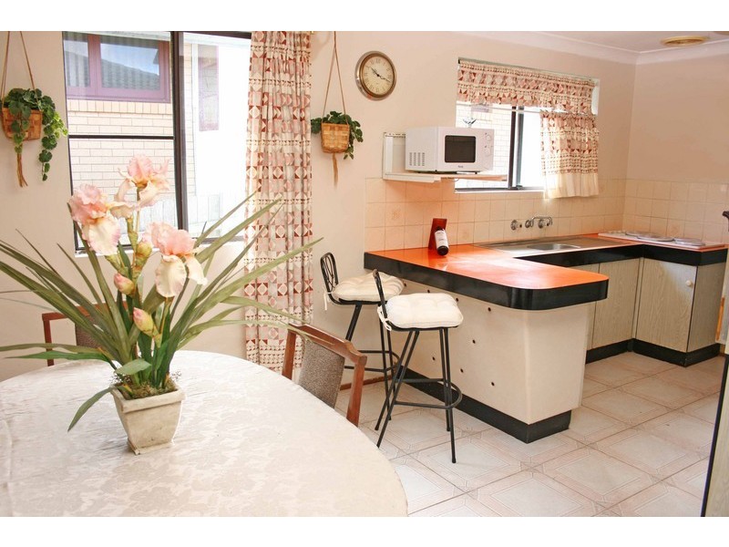 16 Carlyon Street, Killarney Vale NSW 2261