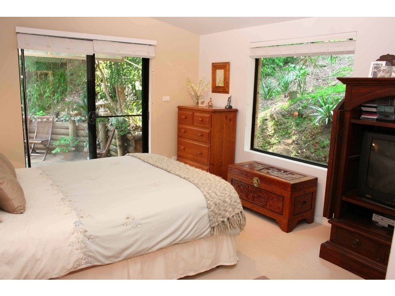 99 Lakeshore Drive, North Avoca NSW 2260