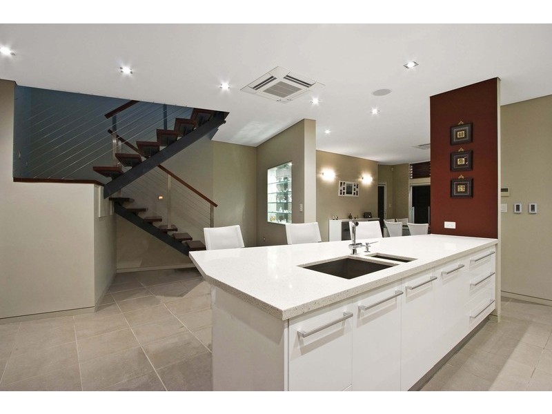 17 Ocean Street, North Avoca NSW 2260