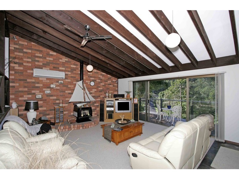 81 Lakeshore Drive, North Avoca NSW 2260