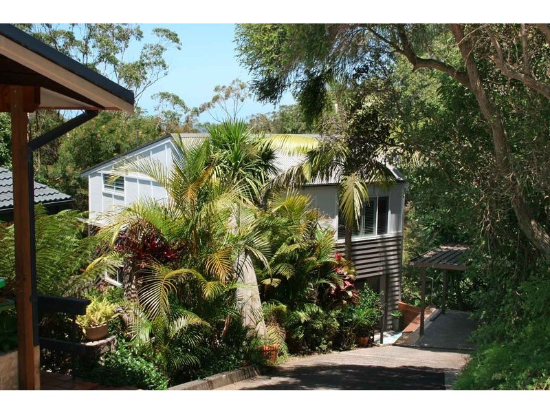 20 Harcourt Place, North Avoca NSW 2260