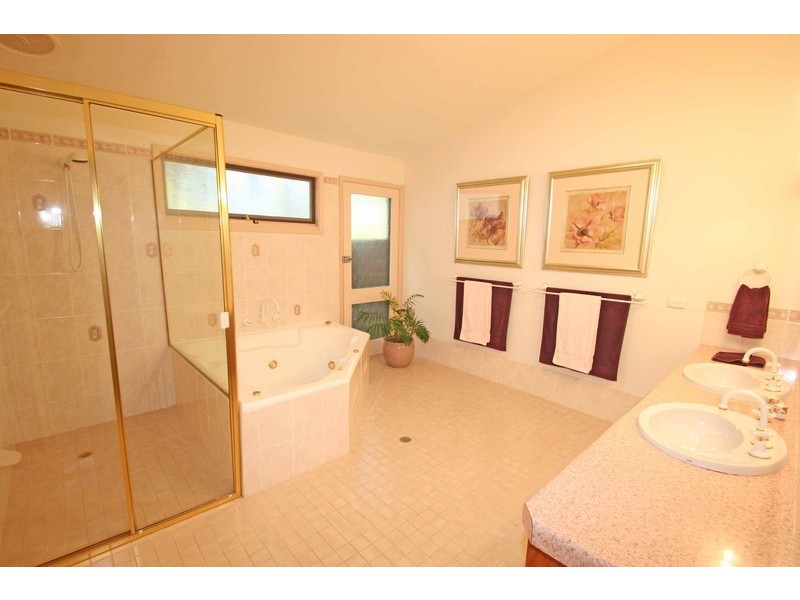 45 Grove Rd, Wamberal NSW 2260