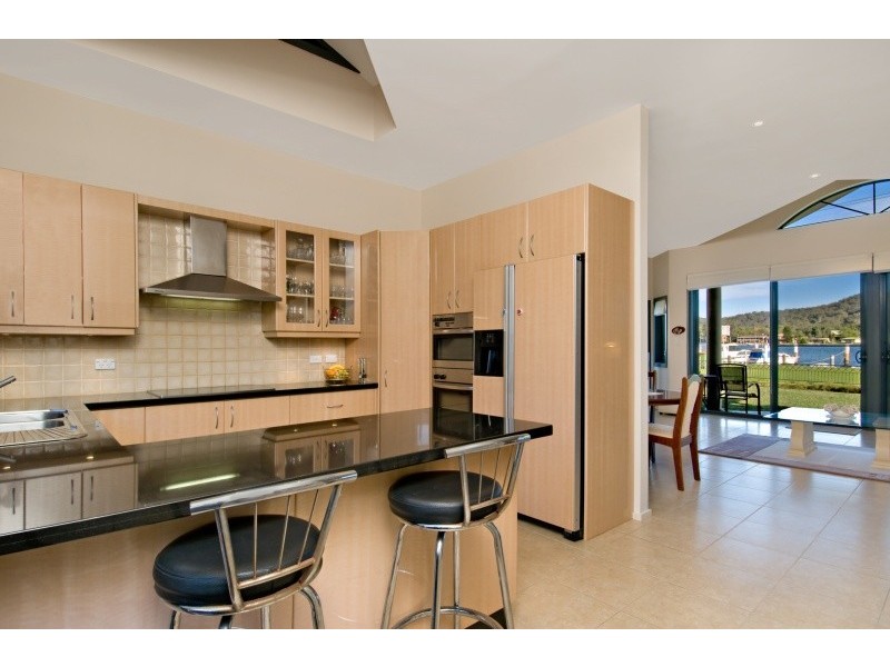 2 Davis Avenue, Davistown NSW 2251