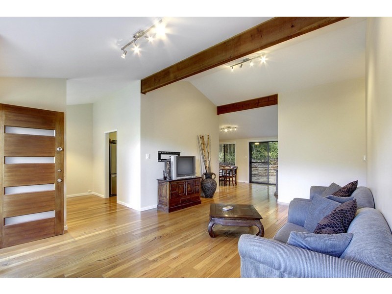 99 Lake Shore Drive, North Avoca NSW 2260