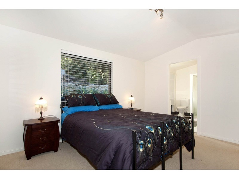 99 Lake Shore Drive, North Avoca NSW 2260