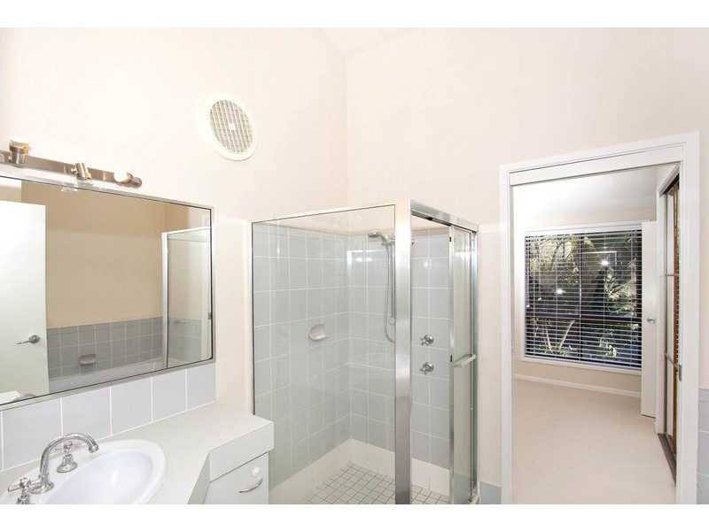 99 Lake Shore Drive, North Avoca NSW 2260