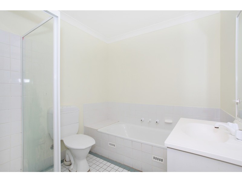 1/30 Christle Street, Green Point NSW 2251