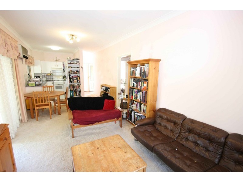 2/2 Farnell Rd, Woy Woy NSW 2256