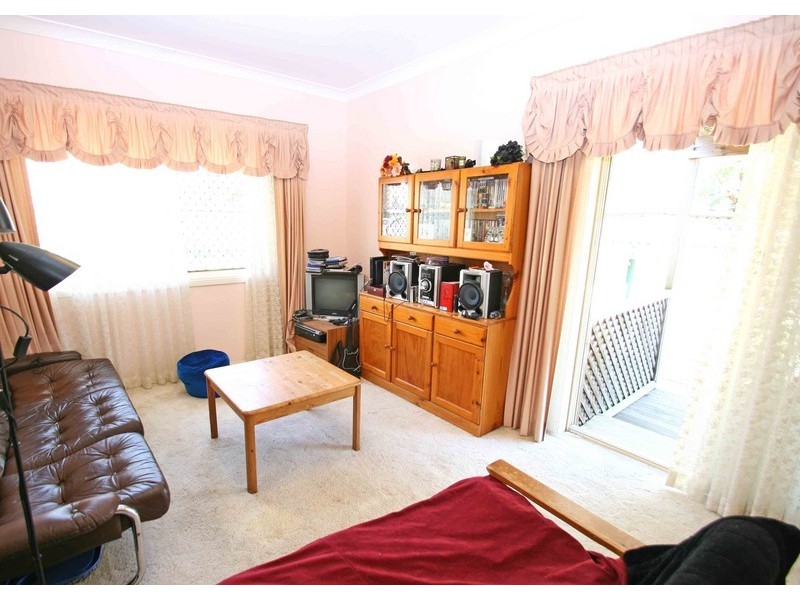 2/2 Farnell Rd, Woy Woy NSW 2256