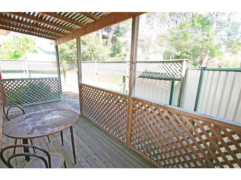 2/2 Farnell Rd, Woy Woy NSW 2256