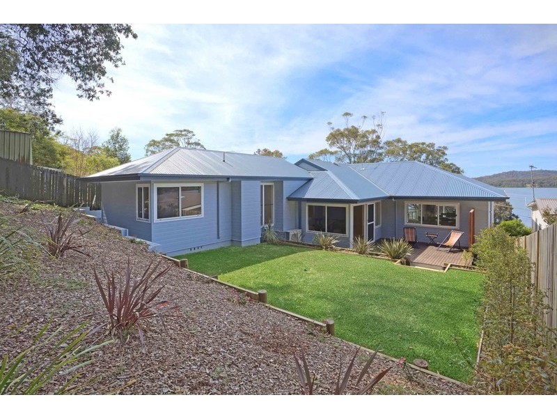 99 Broadwater Drive, Saratoga NSW 2251