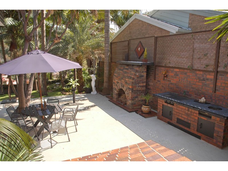 121 Lake shore Drive, North Avoca NSW 2260