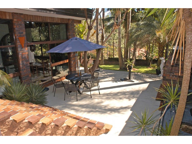 121 Lake shore Drive, North Avoca NSW 2260