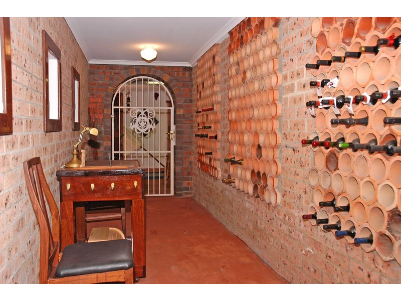 121 Lake shore Drive, North Avoca NSW 2260