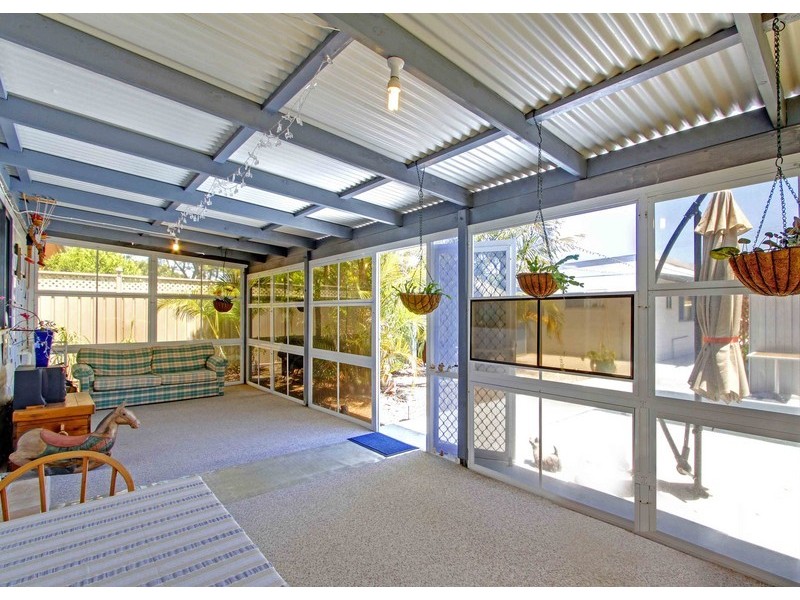 15 Paringa Avenue, Davistown NSW 2251