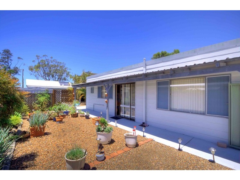 15 Paringa Avenue, Davistown NSW 2251