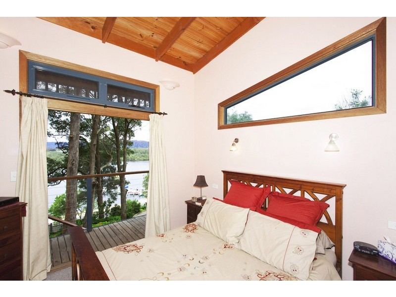 38 Henderson Rd, Saratoga NSW 2251