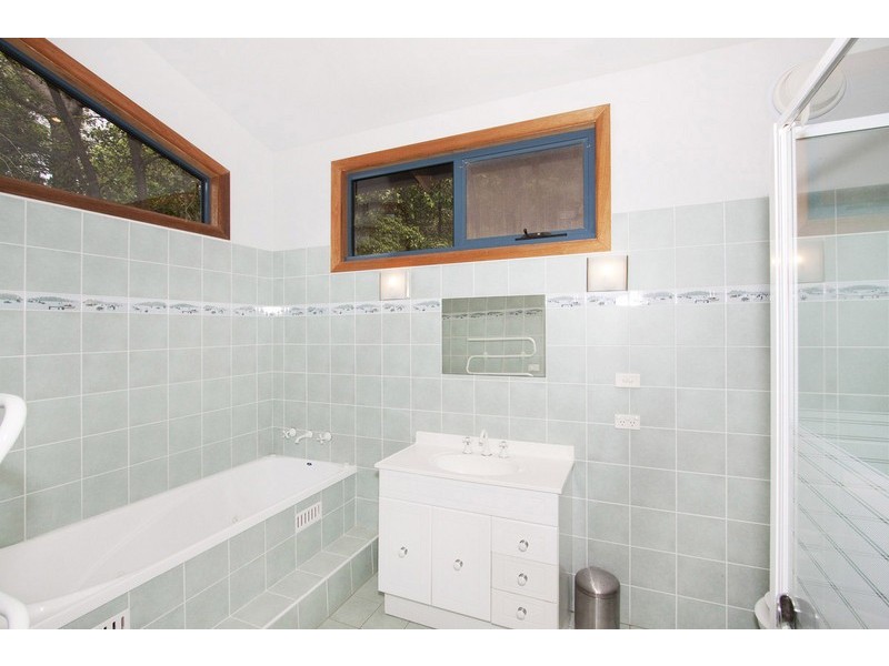 38 Henderson Rd, Saratoga NSW 2251