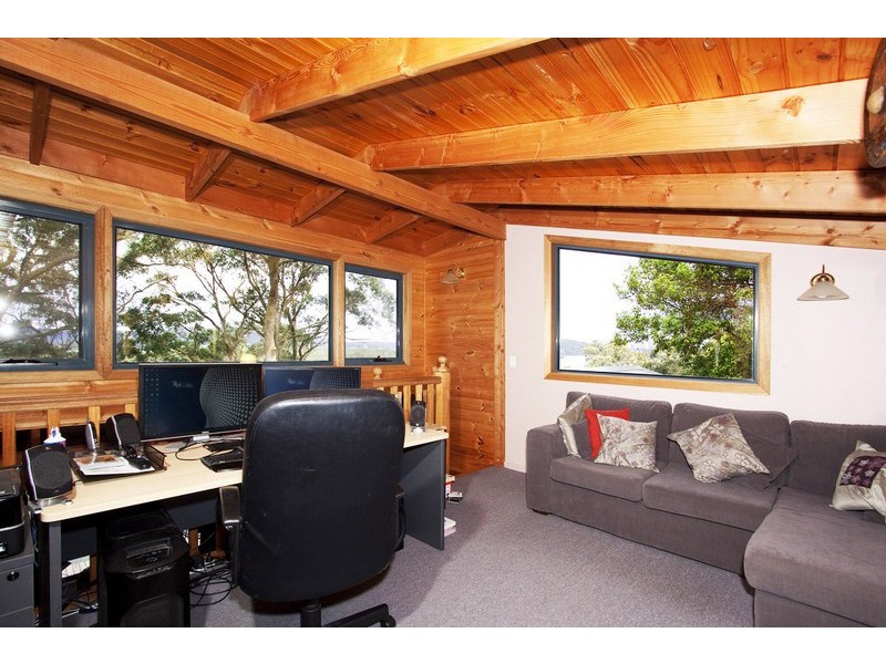 38 Henderson Rd, Saratoga NSW 2251