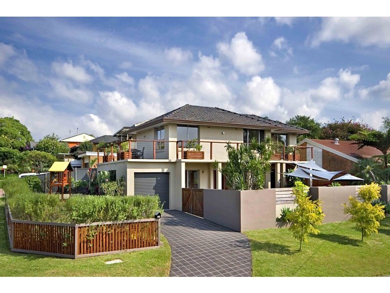 1/2 Brentwood Ave, Point Clare NSW 2250