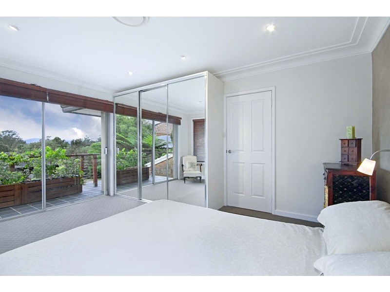1/2 Brentwood Ave, Point Clare NSW 2250
