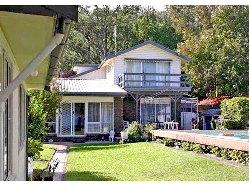 257 Avoca Dr, Green Point NSW 2251