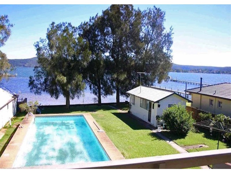 257 Avoca Dr, Green Point NSW 2251