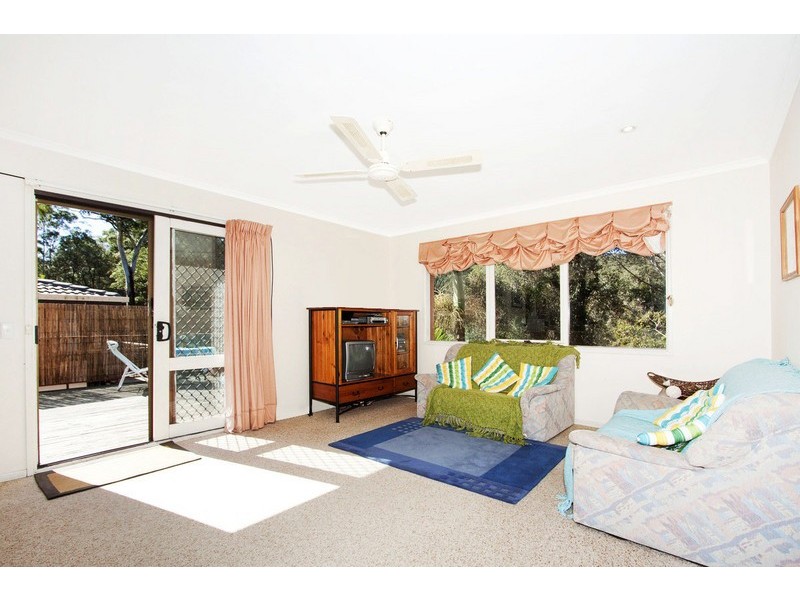 58 Lakeshore Dr, North Avoca NSW 2260