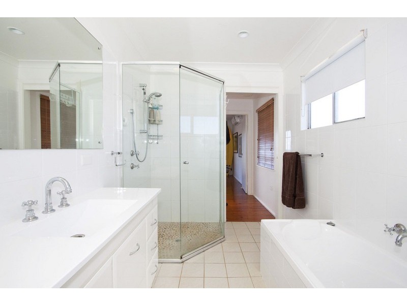 46 Tramway Rd, North Avoca NSW 2260