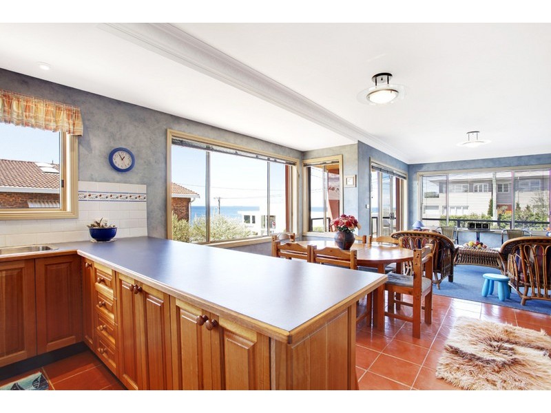 11 Barnhill Road, Terrigal NSW 2260