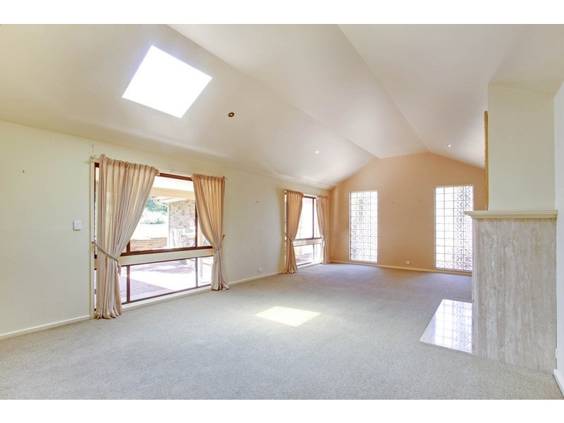 3 Leeside Rd, North Avoca NSW 2260