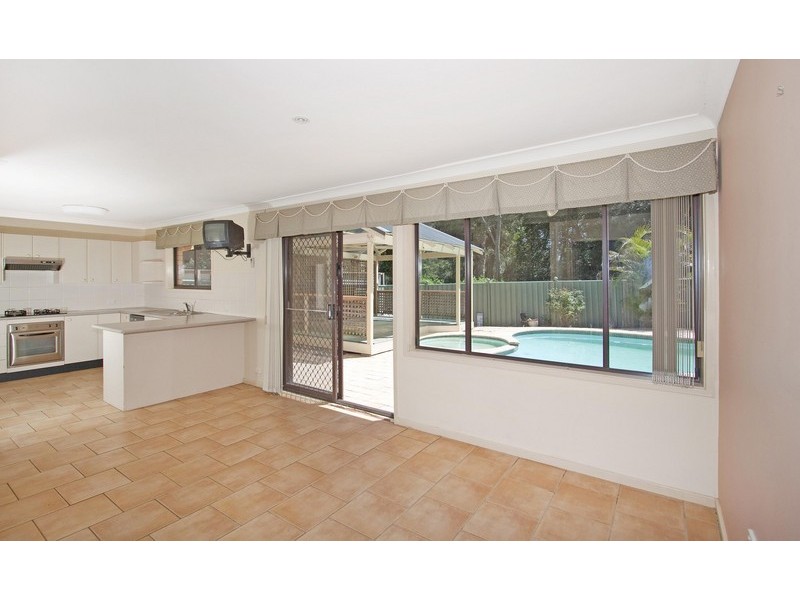 3 Leeside Rd, North Avoca NSW 2260