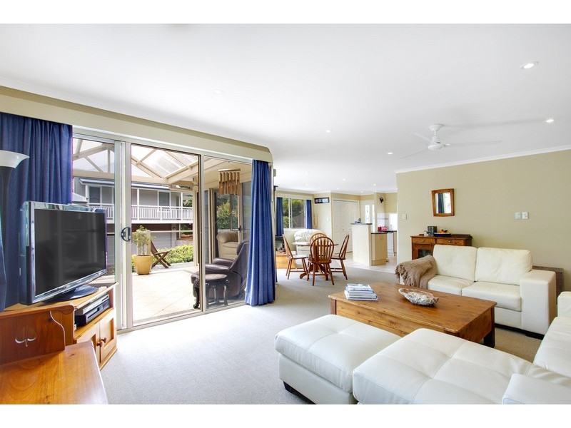 17 Reynolds Road, Avoca Beach NSW 2251