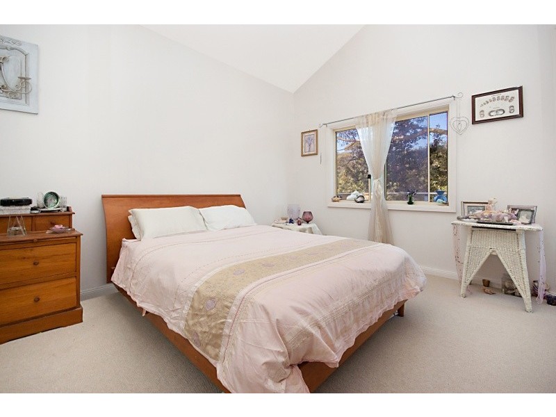 71 Lake Shore Drive, North Avoca NSW 2260