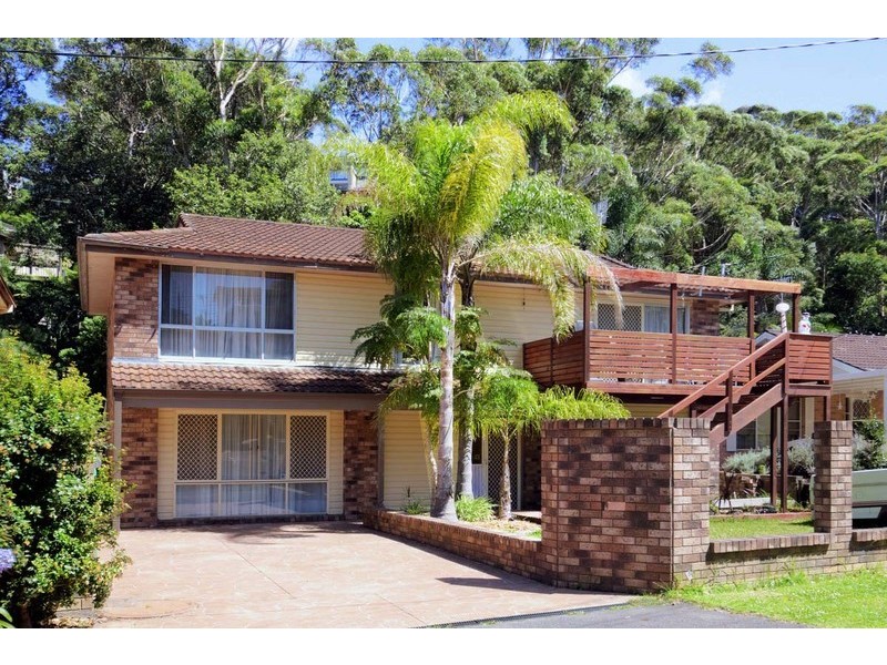 75 Surf Rider Avenue, North Avoca NSW 2260