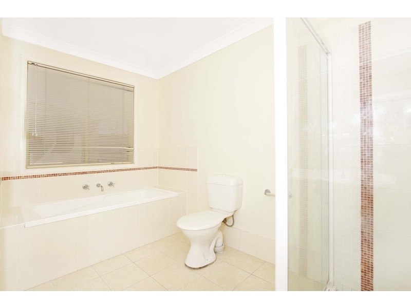 7 Wingello Cres, Wyoming NSW 2250